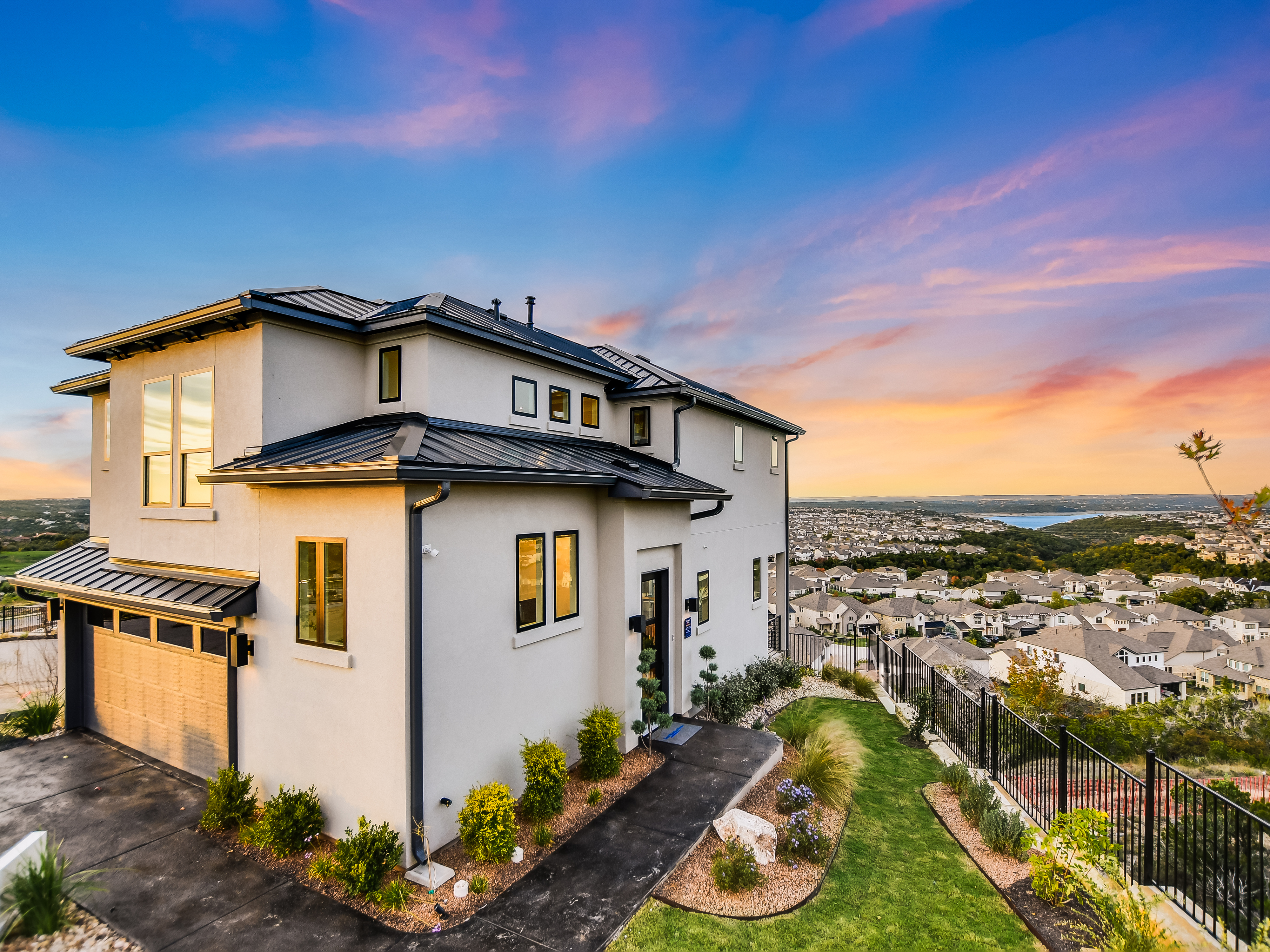 David Weekley Homes — The Osgood at The Point at Rough Hollow