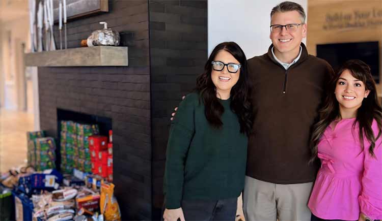 HomeTeam Pest Defense donated food items to support the Austin Team’s Thanksgiving Drive benefiting Central Texas Food Bank.