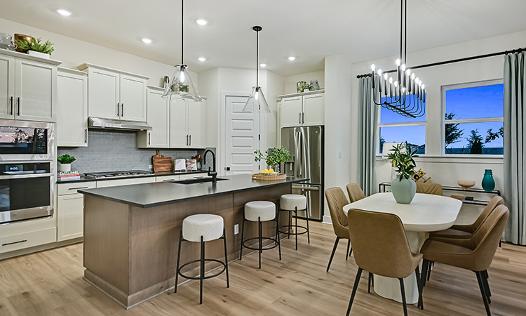 The Conroe - Dining and Kitchen