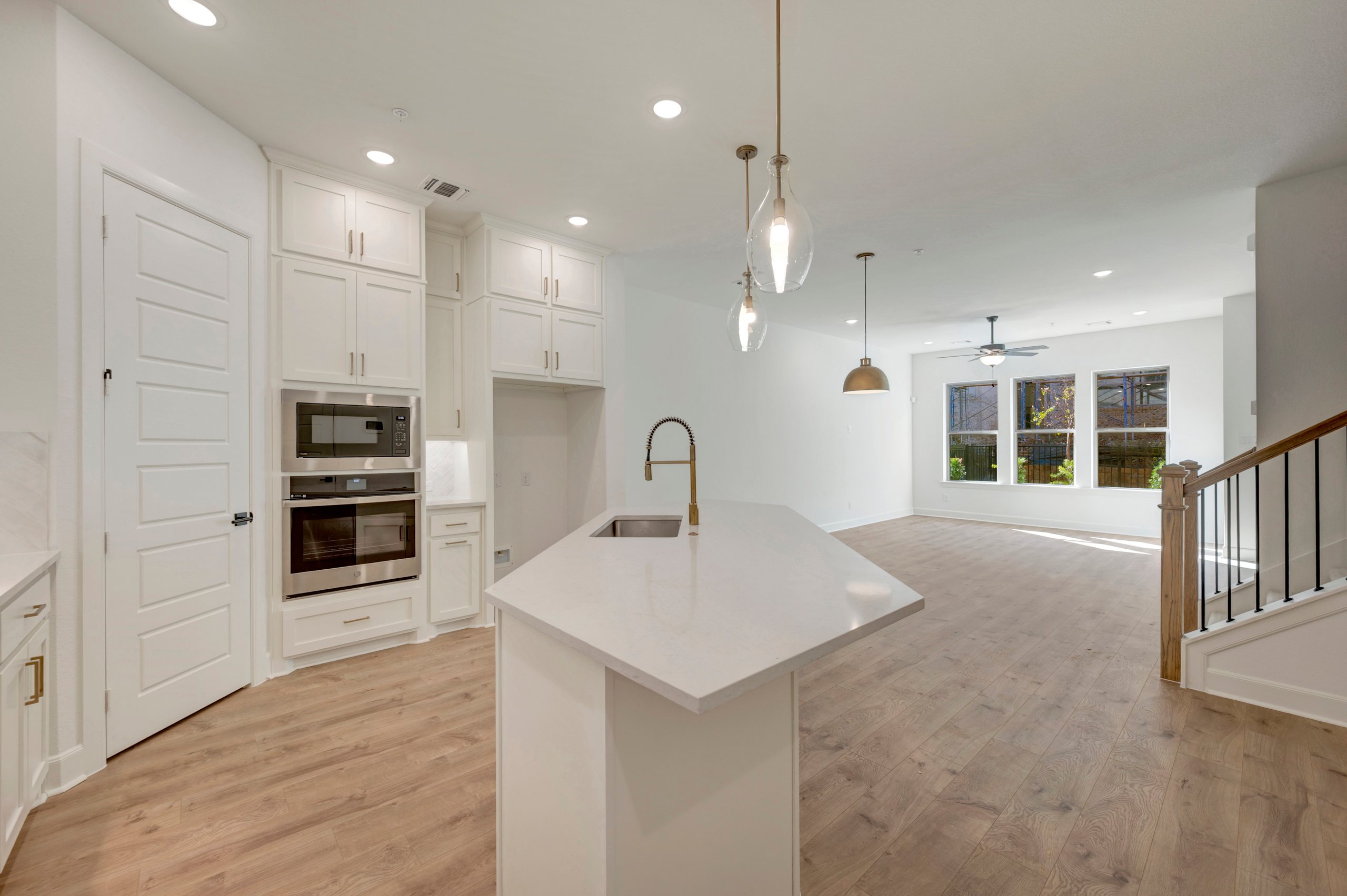 Lashbrook at 4827 Fuller Court Unit 502, Irving, Texas: photo 3